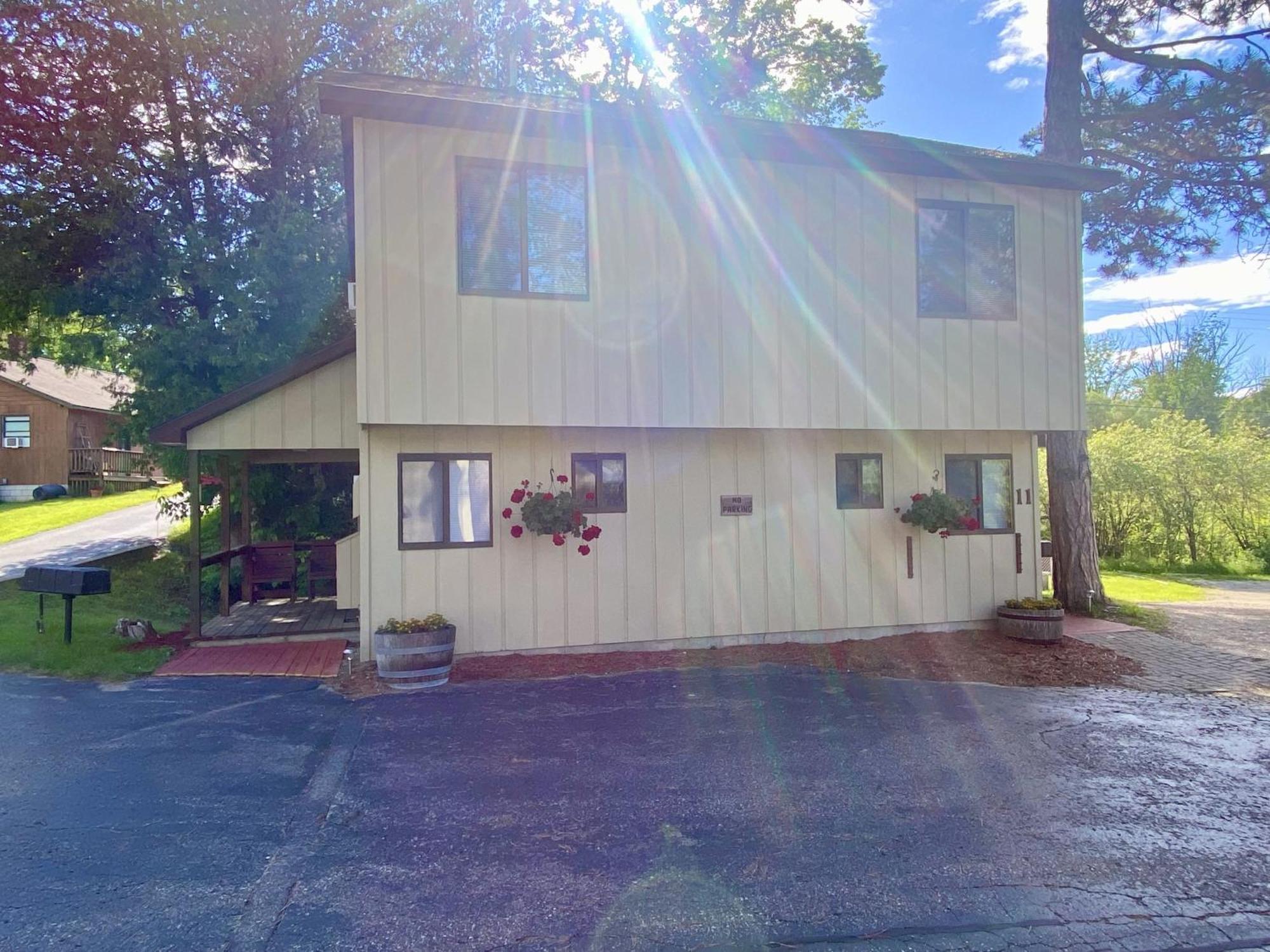 Betsie Riverside Resort Benzonia Exterior foto