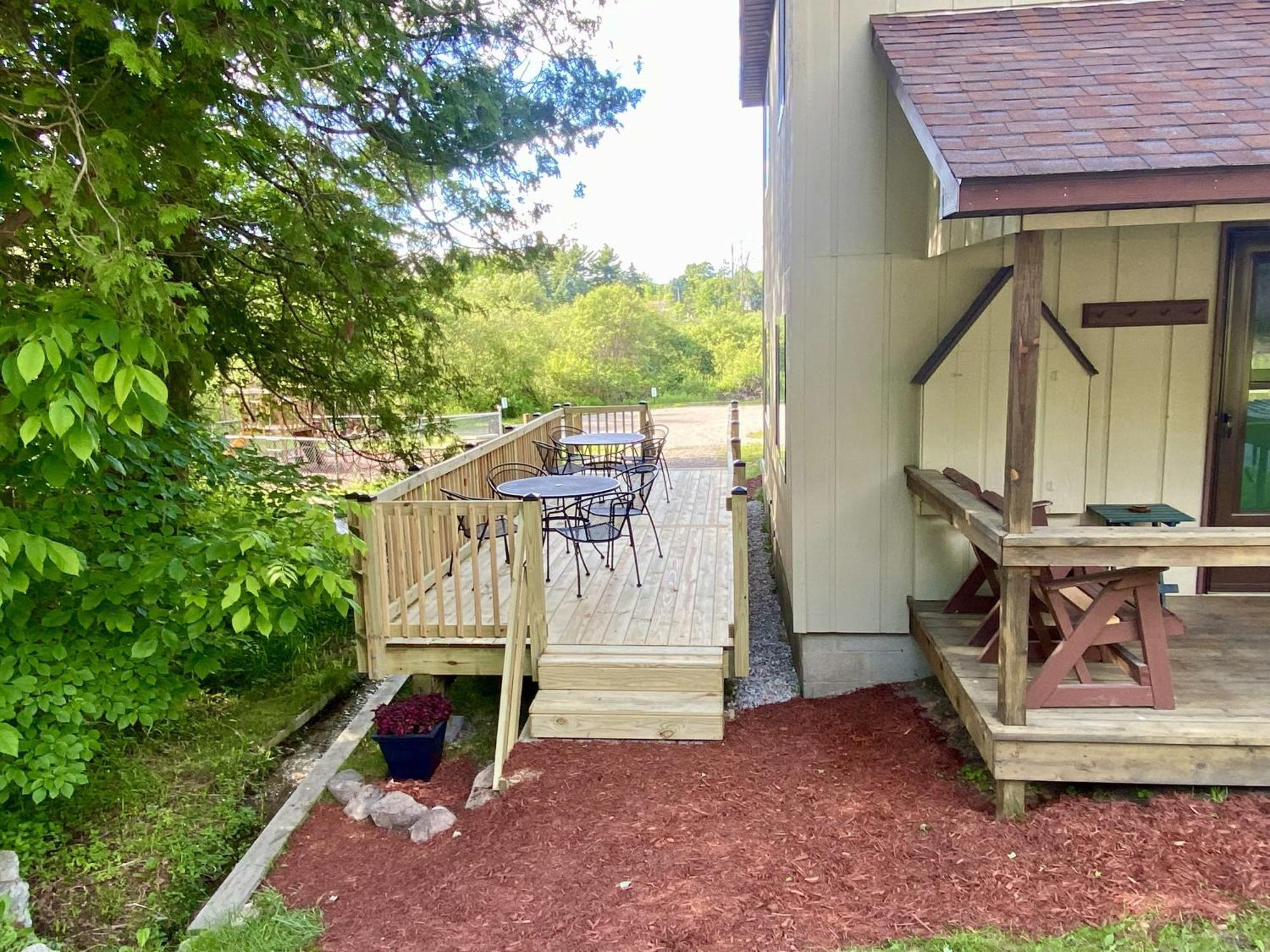 Betsie Riverside Resort Benzonia Exterior foto